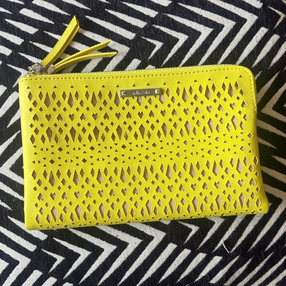 Stella & Dot Vibrant Yellow Clutch Wallet